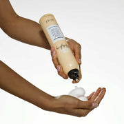milk-shake-shaping-foam-in-hand